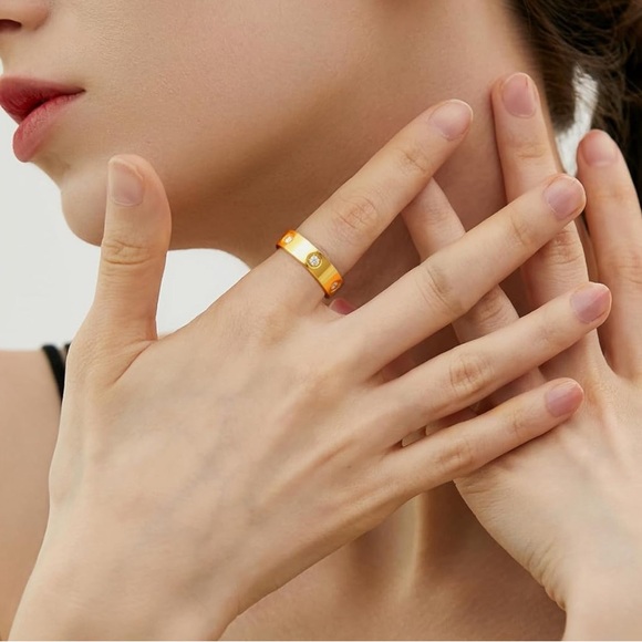 Gold love ring - Picture 4 of 6